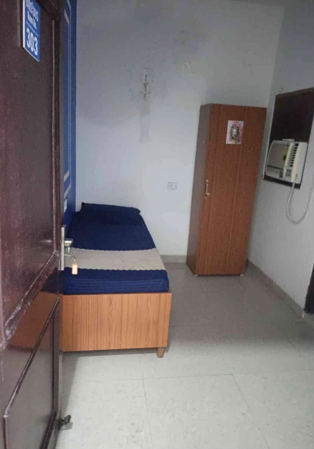 Girls Single room at C23 Bird House 22/30 PG in Vijay Nagar, Delhi - VN-G-625682