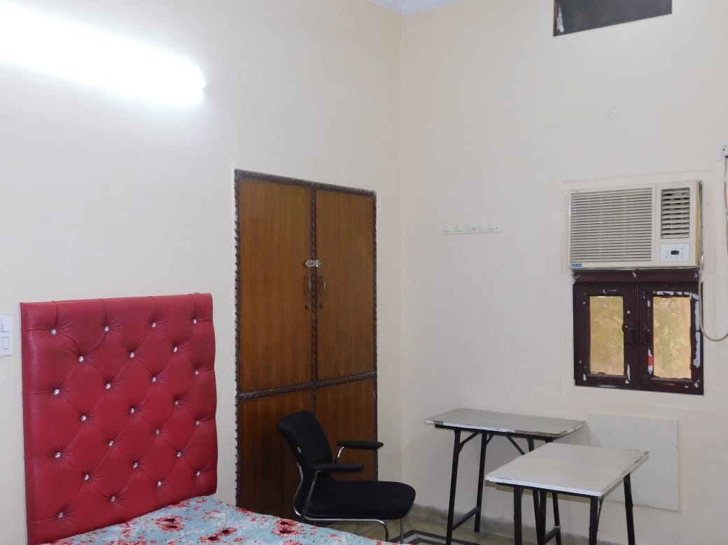 Boys Shared room at 97ub jawahar Nagar kamla Nagar Delhi  PG in Kamla Nagar, Delhi - KM-B-194440