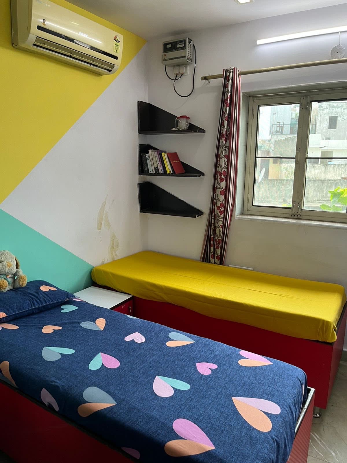 Girls Single room at Vidhya Niwas Hostel M14 PG in Kamla Nagar, Delhi - KM-G-687603