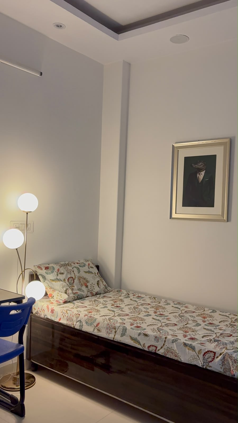 Girls Single room at Avenue Livng A-104B, OLD GUPTA COLONY, VIJAY NAGAR  PG in Vijay Nagar, Delhi - VN-G-478494