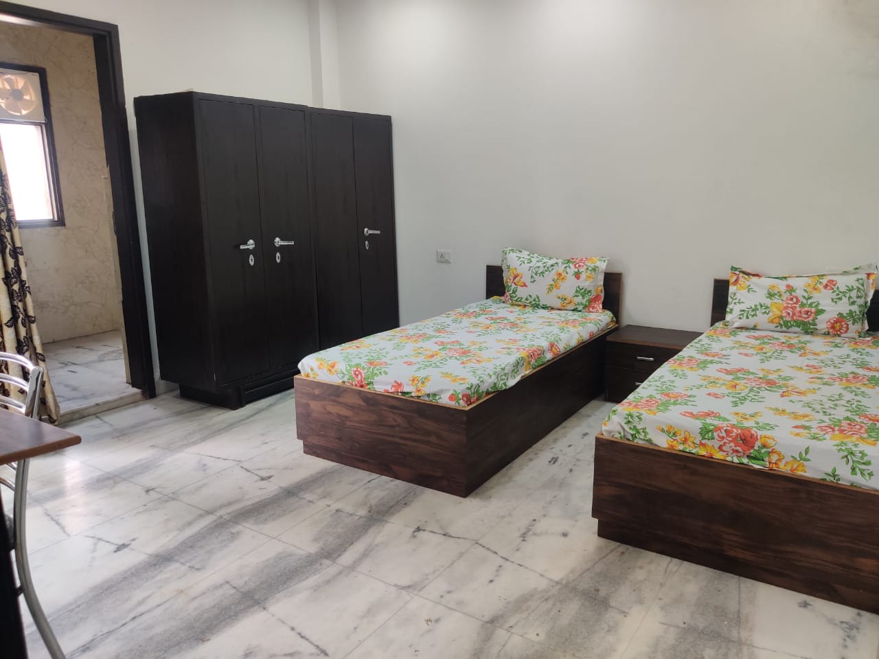 Girls Shared room at White House(opp Hansraj ) PG in Malka Ganj, Delhi - MG-G-455129
