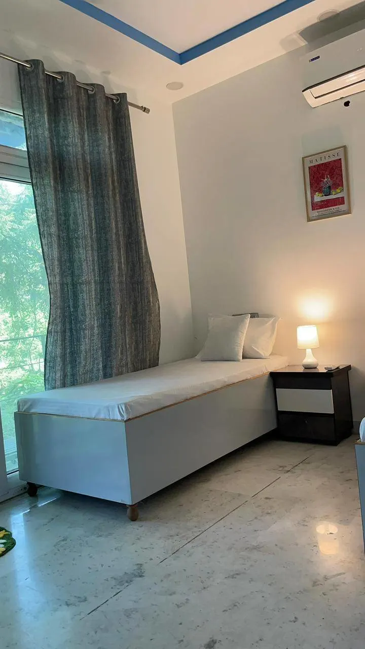 Girls Single room at Sleven Living A55 infront of Hansraj College PG in Malka Ganj, Delhi - MG-G-750971